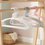 Pack de 6 perchas infantiles blancas - Imagen 2