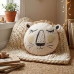 Cojín infantil con flecos león - Imagen 3