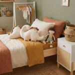 Cojín infantil nube pompons - Imagen 4