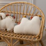 Cojín infantil nube pompons - Imagen 5
