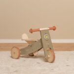 Triciclo de madera en color oliva - Imagen 5