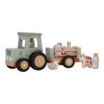 Tractor con trailer pequeña granja