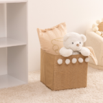 Cubo infantil para juguetes con pompones - Imagen 2