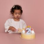 Pastel de cumpleaños rosa - Imagen 3
