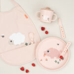 Plato infantil redondo Tiny Farm Rosa - Imagen 4