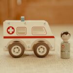 Ambulancia de madera - Imagen 4