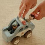 Coche de policía de madera - Imagen 3