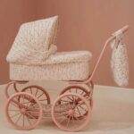 Carrito de metal para muñecos flores - Imagen 5