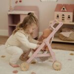 Carrito de madera para muñecas Flores - Imagen 3