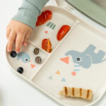 Plato infantil con compartimentos Celebration sand - Imagen 3
