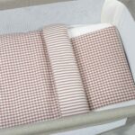 Edredón+bajera+almohada minicuna 90x50cm Praliné Vichy/rayas moka - Imagen 5