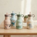 Botella infantil de metal Tiny Farm azul - Imagen 3