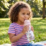 Botella infantil con caña 350ml. Tiny Farm Rosa - Imagen 3