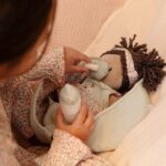 Bebé Evi con canastilla y accesorios - Imagen 3