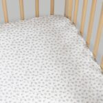 Sábana Bajera Ajustable para Cuna Little Bloom Flor Gris (120x60 cm) - Imagen 5