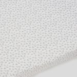 Sábana Bajera Ajustable para Cuna Little Bloom Flor Gris (120x60 cm) - Imagen 7