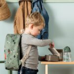 Mochila Infantil Kids Backpack Tiny Trails Green - Imagen 7