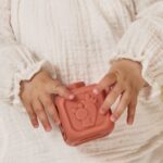 6 Cubos Apilables de Goma Sensoriales de Miniland - Imagen 4