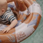 Flotador para Bebé Océano con Asiento de Seguridad de Little Dutch - Imagen 7
