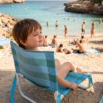 Silla de playa plegable infantil Rayas azul y verde - Imagen 4