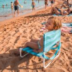 Silla de playa plegable infantil Rayas azul y verde - Imagen 2