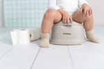 Orinal infantil Ergonómico Taupe Olmitos - Imagen 10