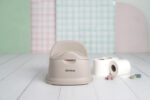 Orinal infantil Ergonómico Taupe Olmitos - Imagen 5