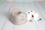 Orinal infantil Ergonómico Taupe Olmitos - Imagen 7
