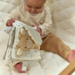 Libro Blandito de actividades safari friends- Little Dutch - Imagen 2