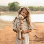 Jirafa peluche safari friends-Little Dutch - Imagen 3